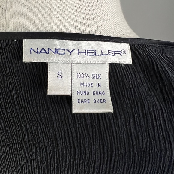 Elegant 100% silk long black shear sleeveless top - size small - Picture 3 of 3